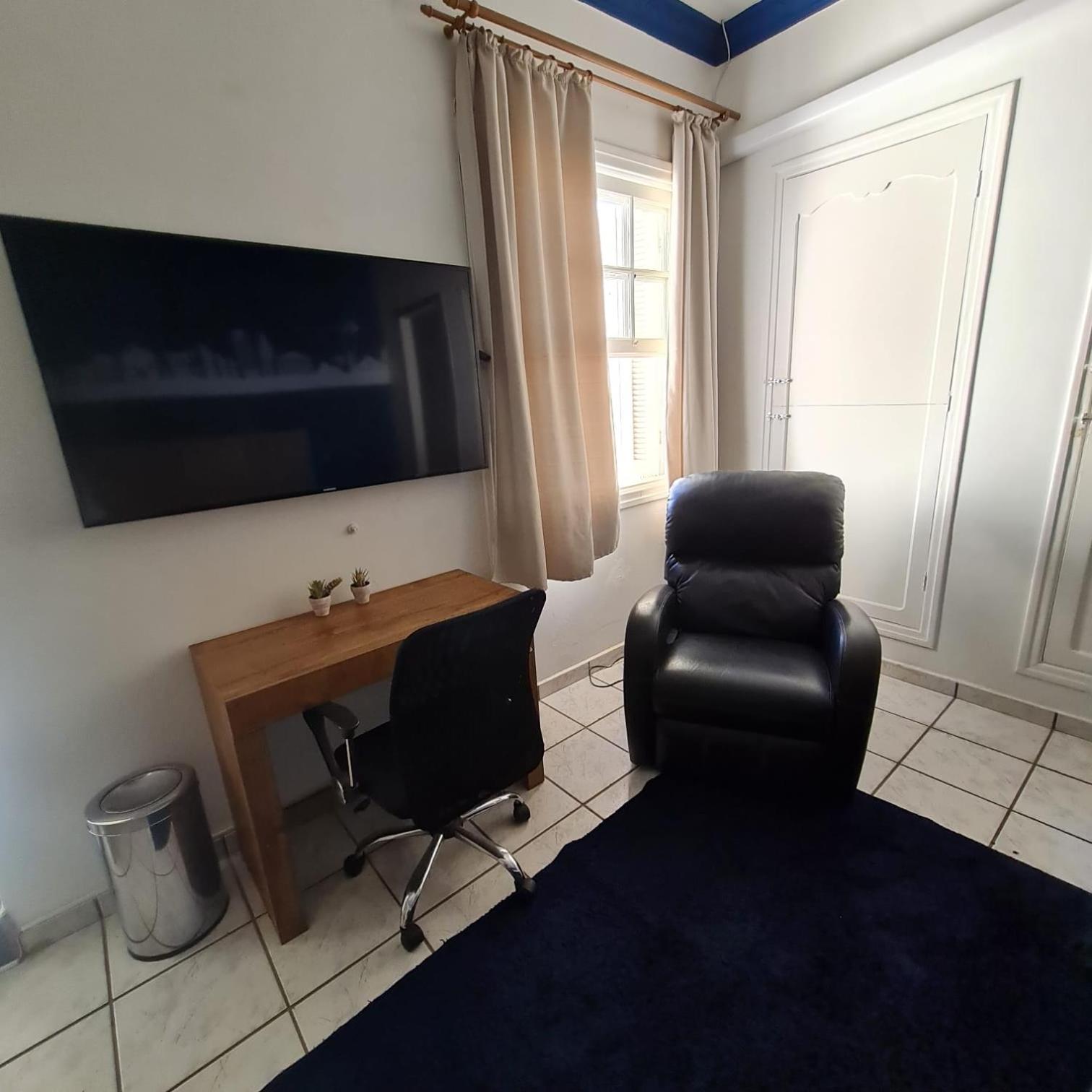 Pousada - Aqui Hostel Bragança Paulista エクステリア 写真